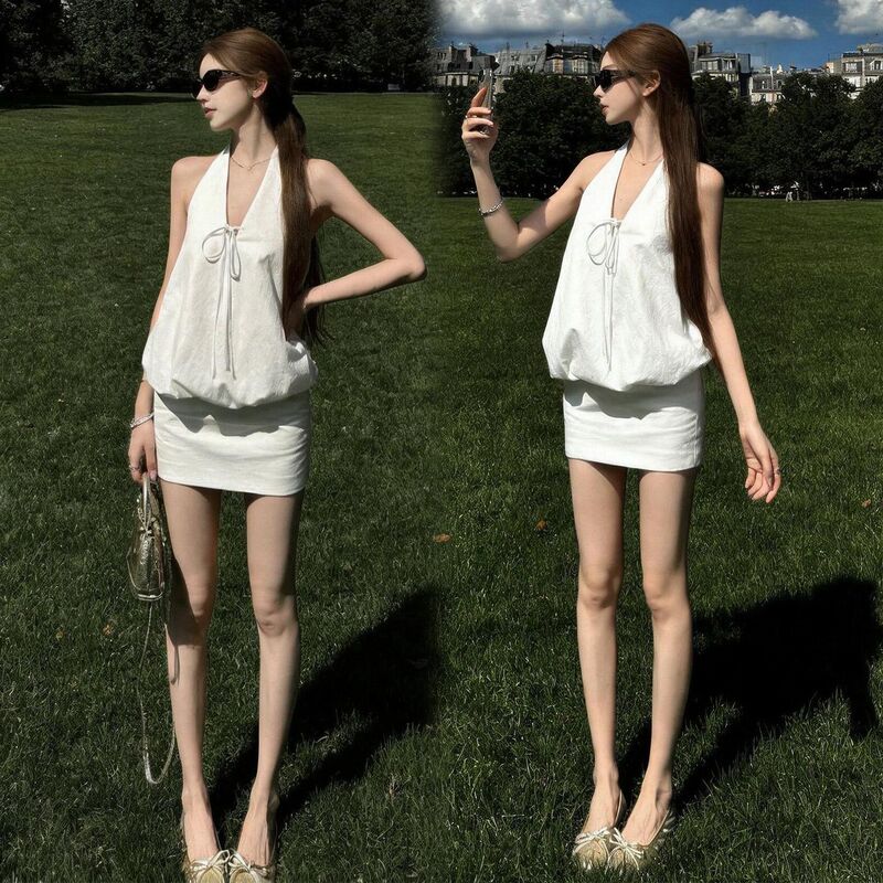Summer Outfit for Hot Girls: a Complete Set of White Halter Neck Backless Floral Sleeveless Top and Hip-Hugging Skirt Two-Piece Set