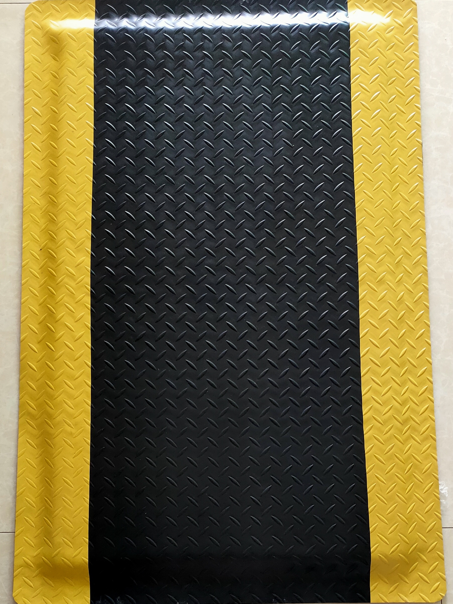 工业匠心之作：防静电多功能脚垫的奥秘