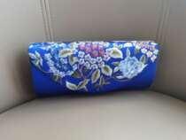 Hunan intangible cultural heritage] 18th hole Dai Ya Miao embroidery embroidery bag flower pattern classical cheongsam bag simple and light