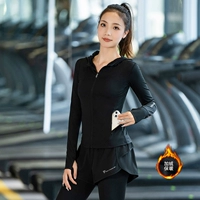 Черная флисовая куртка