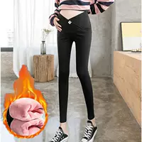 Черная кошачья этикетка охраняет талию бархатом [единственная часть одной части