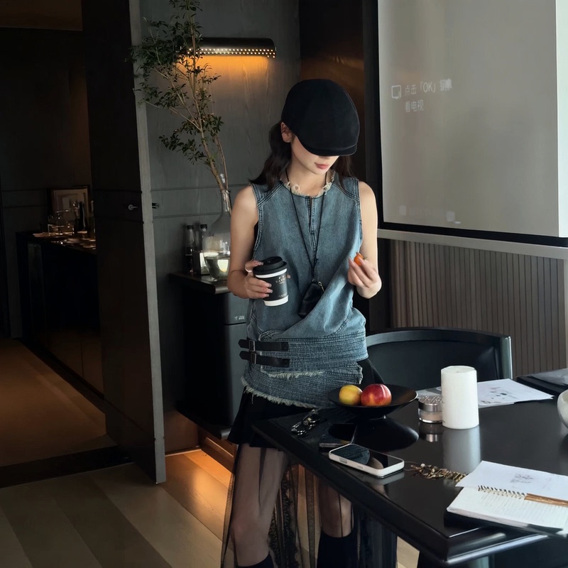 Xiaofa【Chen Xu】2026 Summer New Comfortable Versatile Slimming Waist-Cinching Retro Denim Vest Top for Women