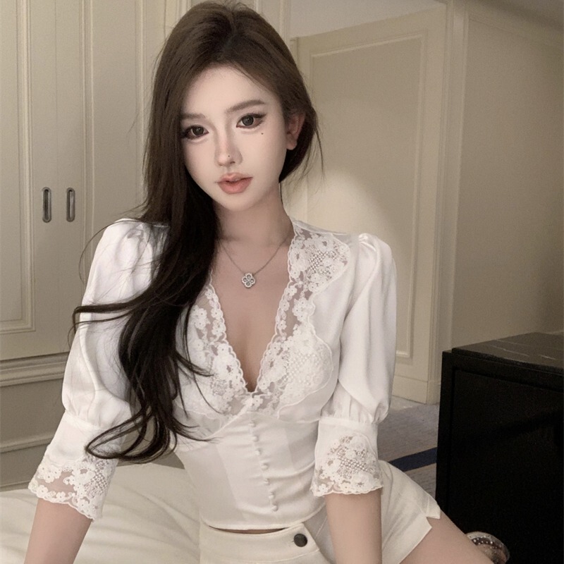 Purely Sensual and Sexy Hot Girl Deep V-Neck Lace Blouse with White Short-Sleeved Satin Shirt, Tight-Fitting Shirt Top for Women