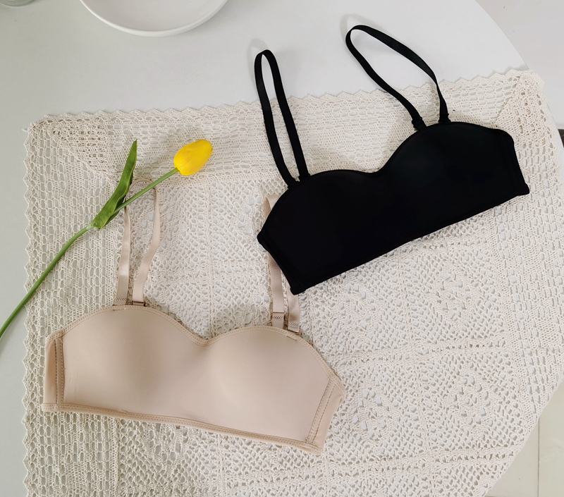 Japanese single - traced 3D invisible bra without steel ring anti - slip bra gathering comfortably removable