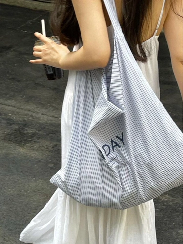 Брендовый шоппер на одно плечо, вместительная и большая летняя сумка