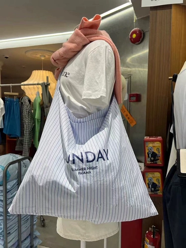 Брендовый шоппер на одно плечо, вместительная и большая летняя сумка