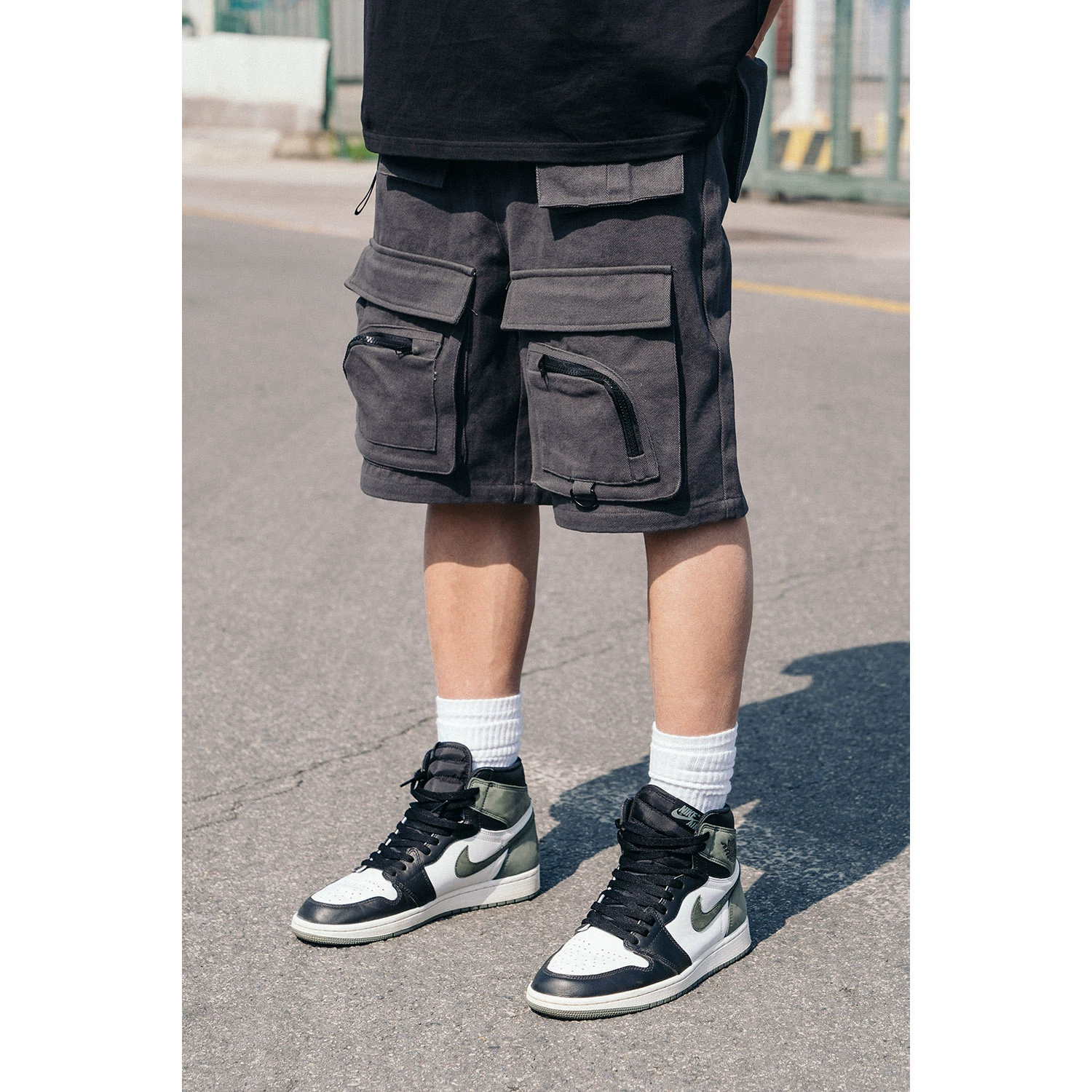 AIRWAY20SS quần short nhiều túi hip-hop thương hiệu quốc gia ba chiều túi giặt dụng cụ quần năm điểm quần thường nam - Quần short