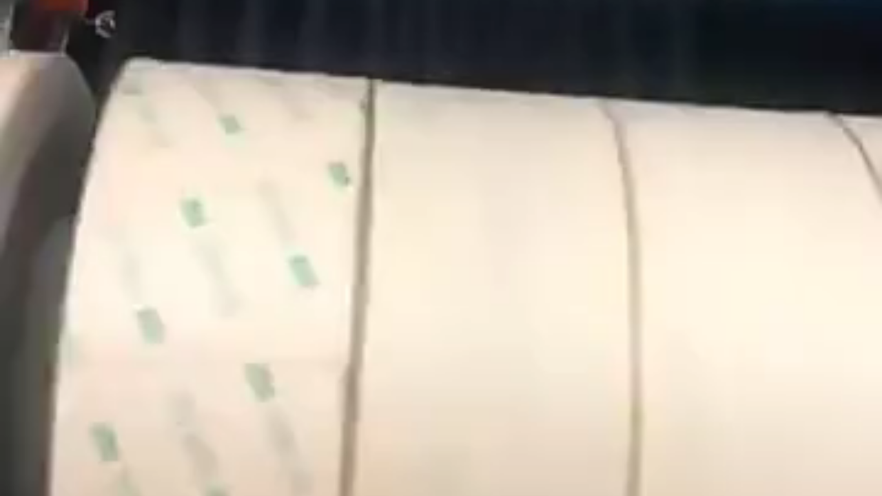 这个薄比例如蝉翼的胶带、真能够扛住极限拉扯。