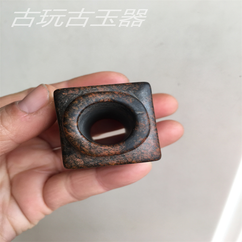 Jade Lezi Ancient Play Collection Jade Palm Gift jade People face Liangzhu Culture pendulum piece The piece of chicken bone white jade stock jade Cong