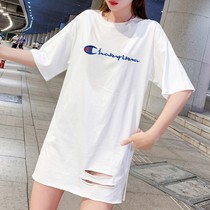 Pure Cotton Breaking Hole White Mid-Length Covered Butt 2022 New Spring Summer Short Sleeve T-Shirt Female Loose Inner Hitch Surge
