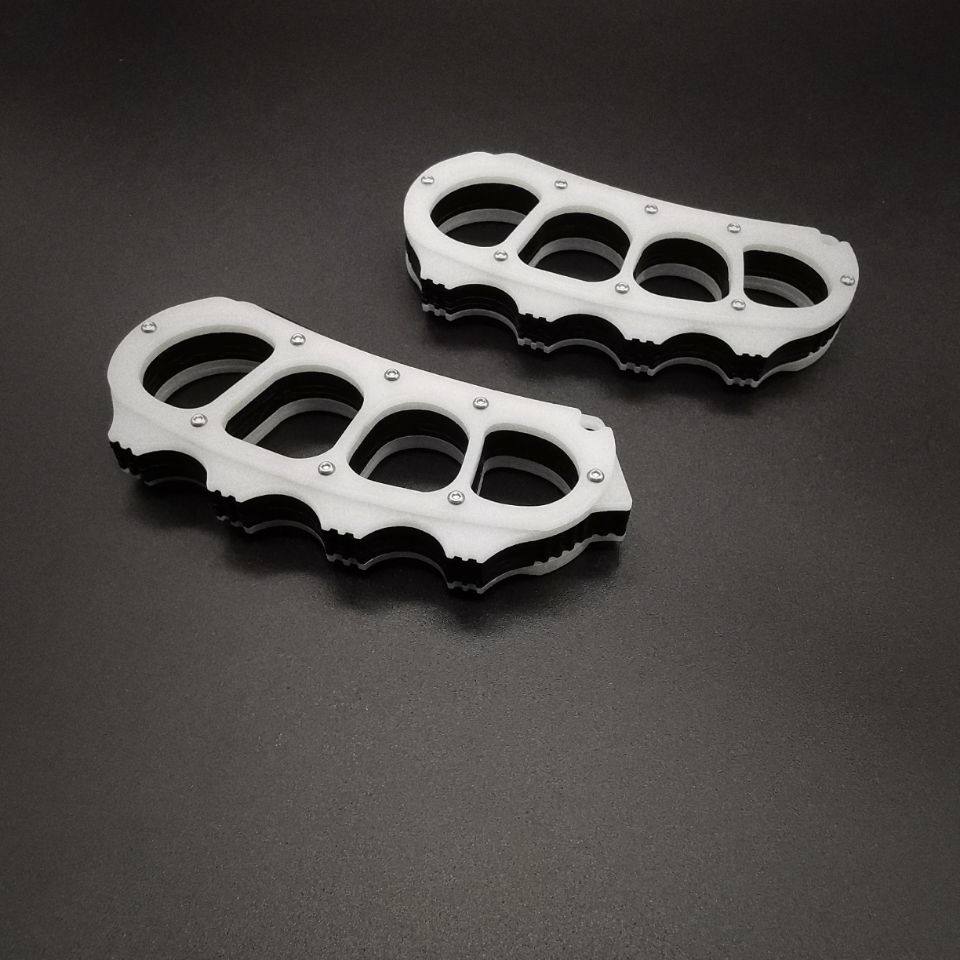 White pea pod refers to tiger self-defense supplies portable carry-on buckle legal fighting type weapon boxing gloves EDC new product T