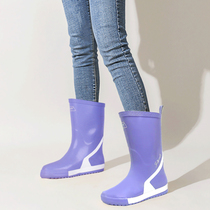 Rain Shoes Women Fashion Winter Style Exterior Wearing Water Shoes Waterproof Non-slip Rubber Shoes 2021 New Medium-high Silo Plus Suede Cotton Rain Boots
