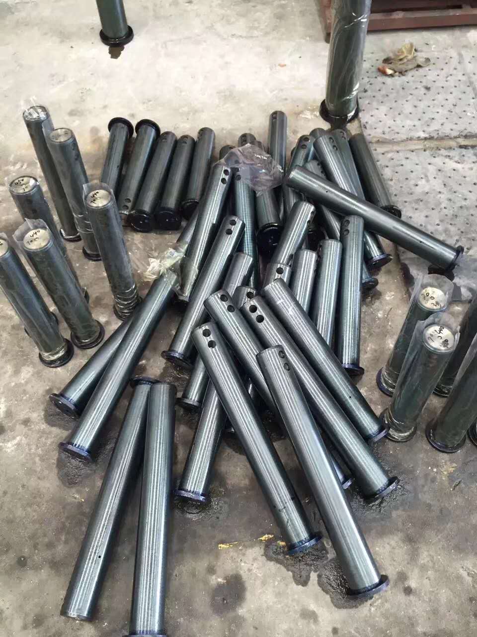 Hydraulic crushing hammer assembly shaft digging machine crushing hammer accessories shaft sleeve shaft single side sleeve C type clasp bucket shaft pin bucket shaft