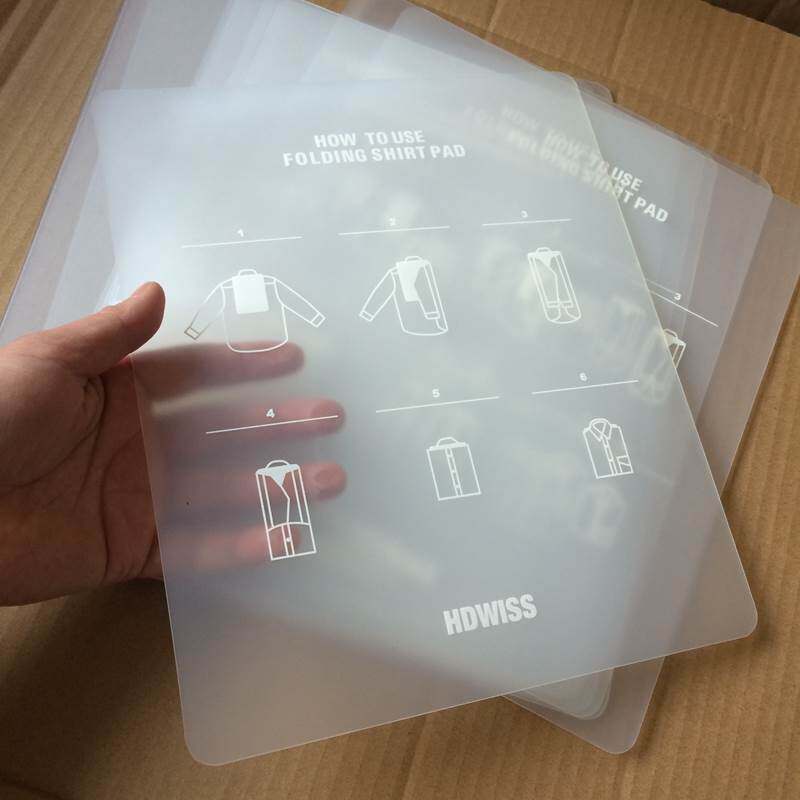 シャツ収納用の透明な曇りガラス折りたたみボード、怠け者のためのシンプルなPPプラスチック折りたたみボード、出張に最適、しわになりにくい折りたたみツール。