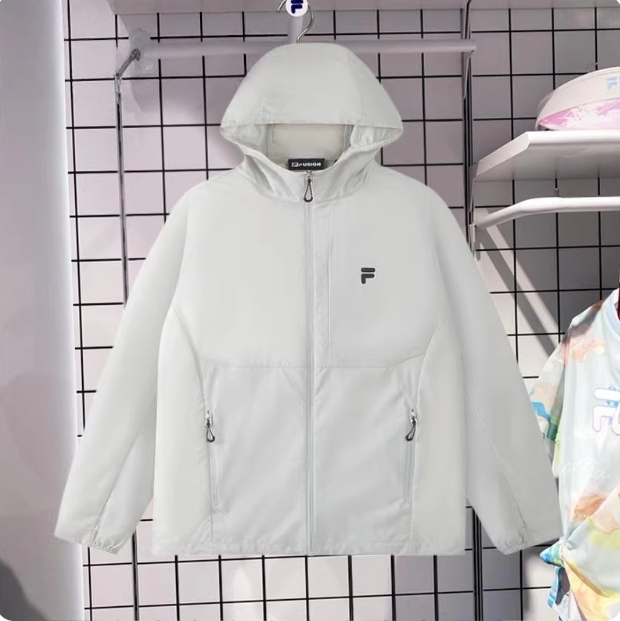 Fila Trendy Brand Men's and Women's Clothing 2026 Summer Couple Woven Jacket Casual Hooded Top T11U623701 Fila Trendy Brand Men's and Women's Clothing 2026 Summer Couple Woven Jacket Casual Hooded Top T11U623701