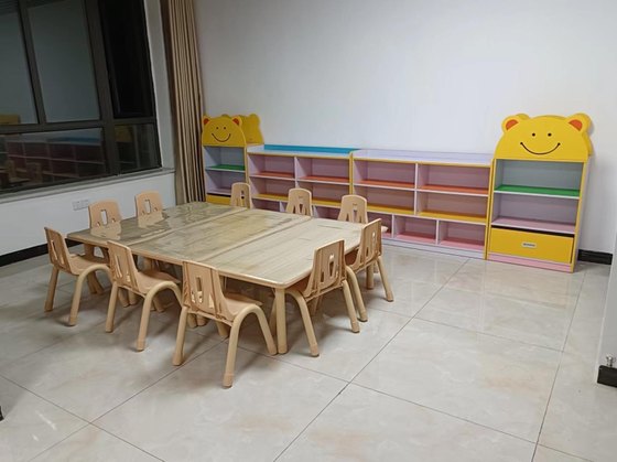 Kindergarten learning tables and chairs, children's training class tables and chairs, rectangular table, six-person table, painting game table, solid wood lift table