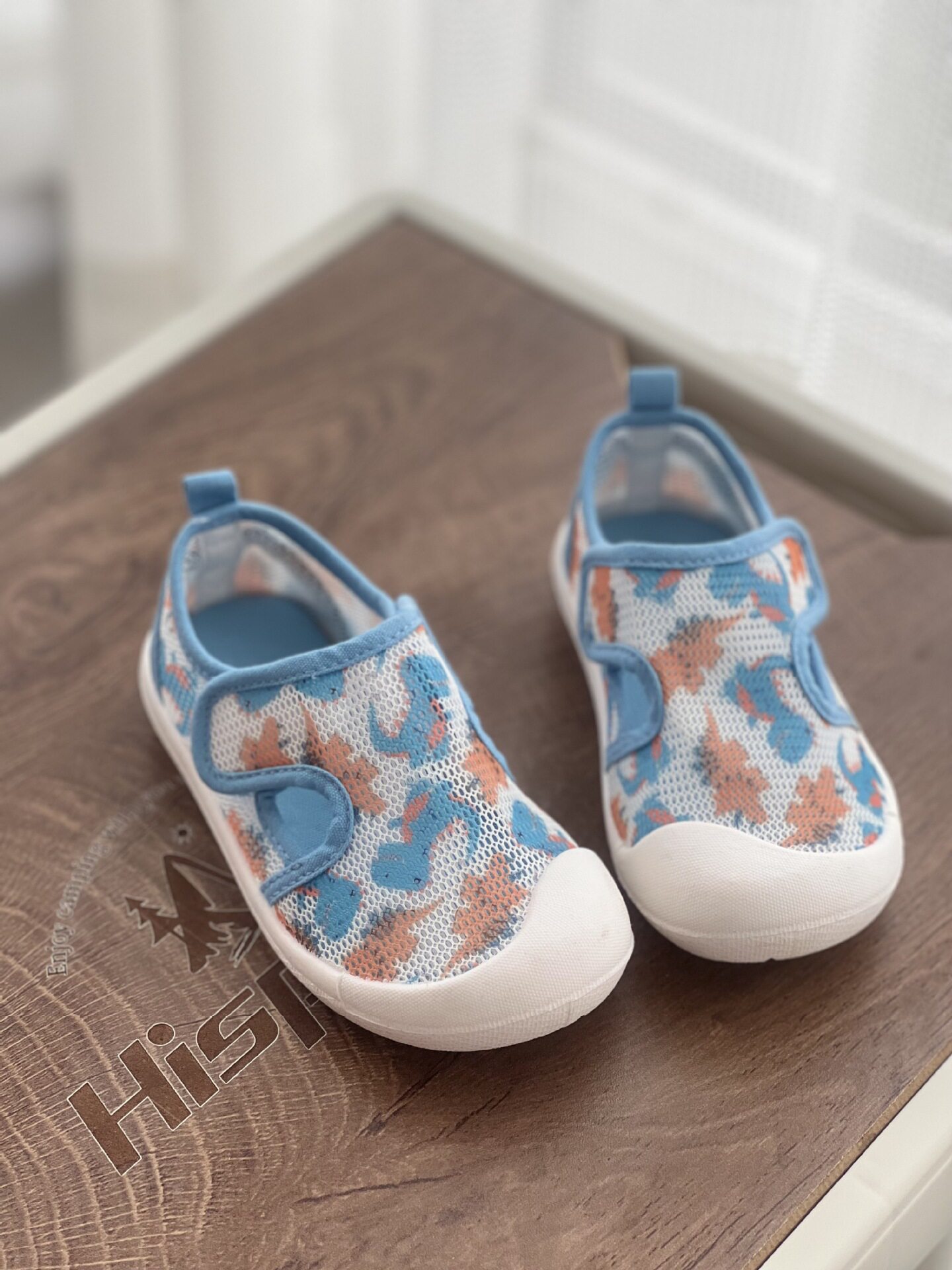 Kindergarten Indoor Shoes for Girls 2026 New Breathable Low-Top Soft-Soled Non-Slip Versatile Magic Tape White Shoes — 37