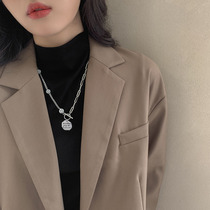 Light extravagant small crowdletter round card necklace woman pure silver ins hip hop design sensual lock bone chain new smiley face sweater chain