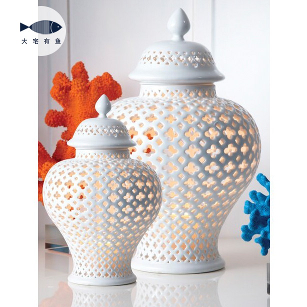 Hollow general jar general bottle ceramic jar with lid white retro ornaments jewelry craft gifts ornaments large storage jar