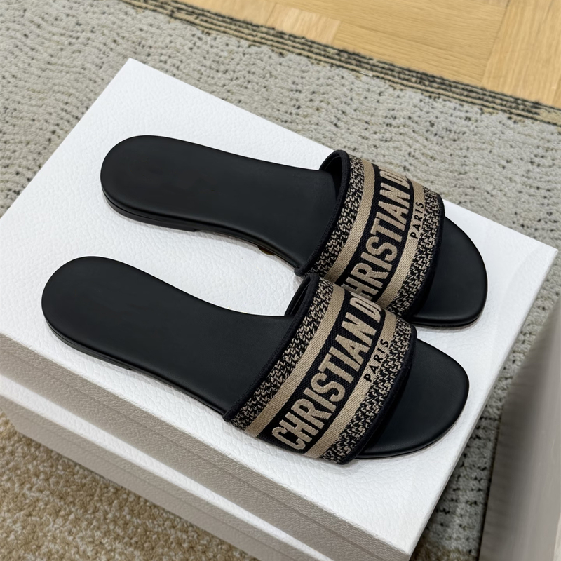 Classic Letter Embroidery Slip-On Sandals for Women, Summer 2026 New Versatile Casual Chunky Heel Slippers, Retro Style