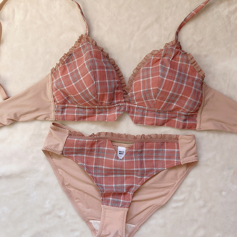 Deep alleys return to the girl Japanese set ultra-thin without steel ring small chest underwear autumn and winter thin breathable triangle cup bra