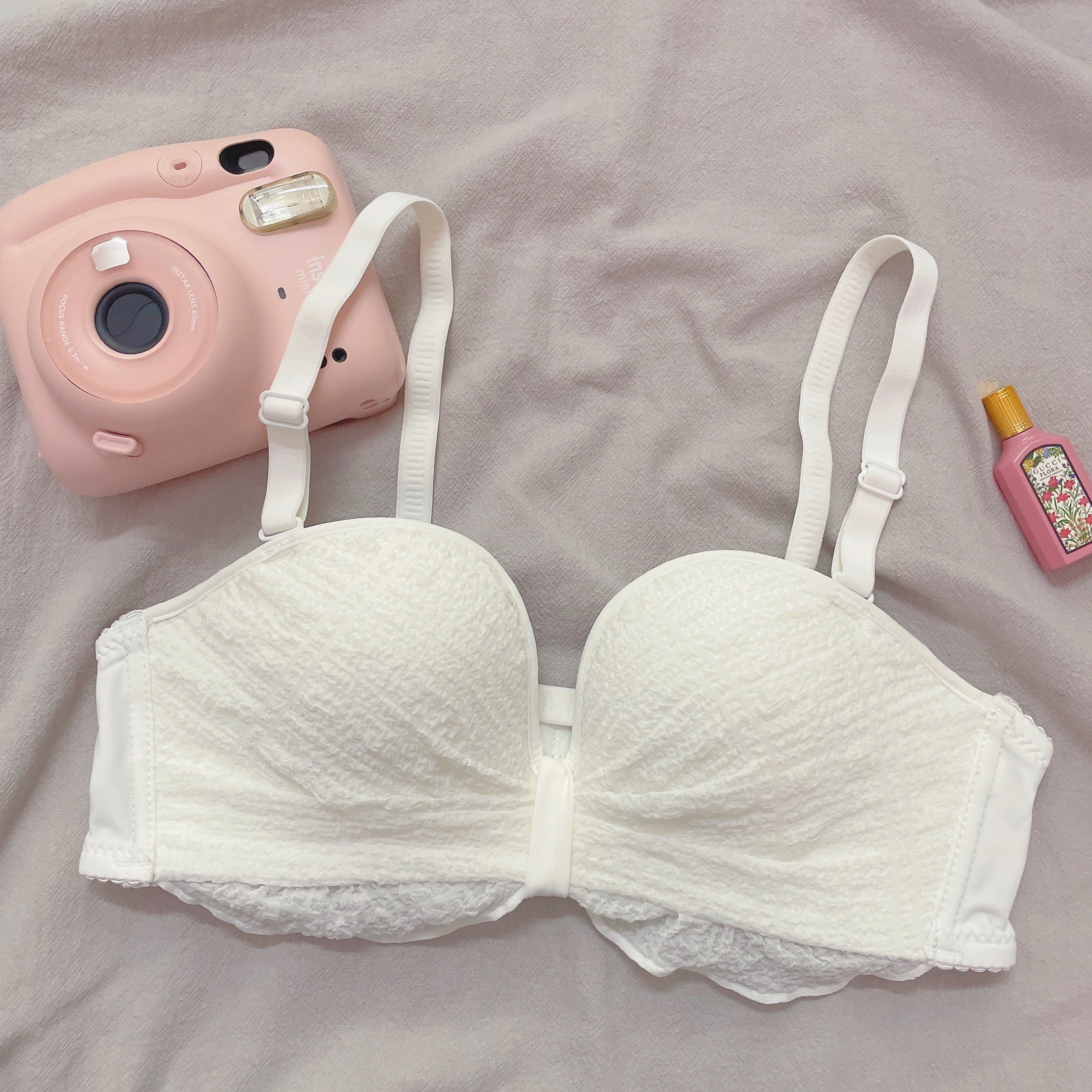 Deep alley homeless strapless underwear female small chest gathered girl sweet bra no steel ring adjustment type white bra