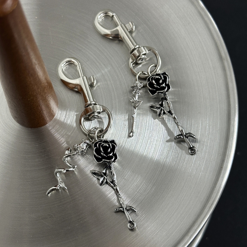 「No Man's Land Rose」Metal Rose Zipper Pendant Niche Original Bag Pendant Keychain Textured Accessory