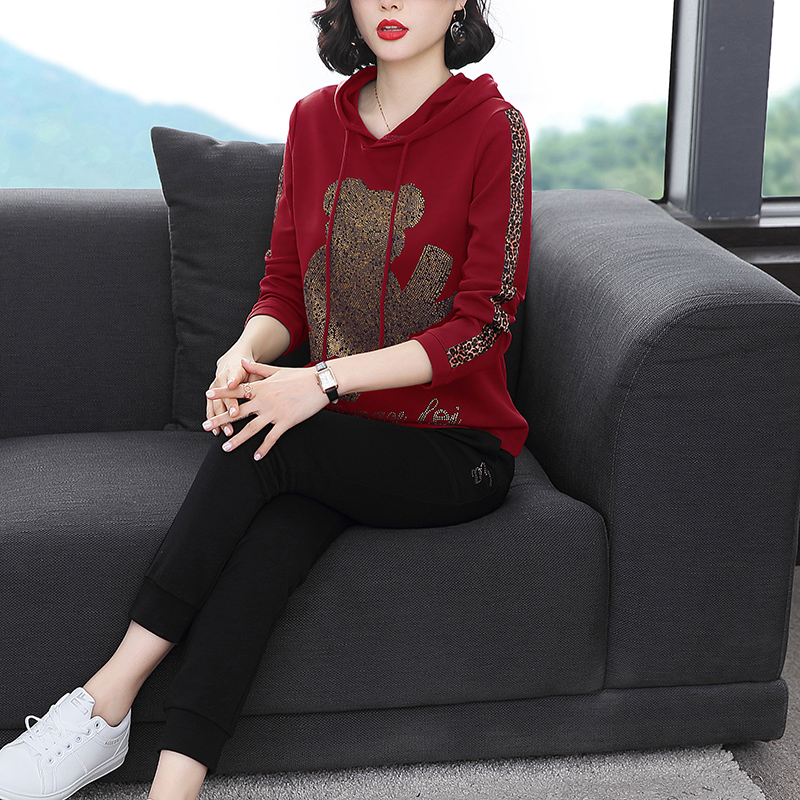Sports and leisure suits women's autumn and winter 2022 new style plus velvet thick cotton T ladies age-reducing fashion two-piece suit