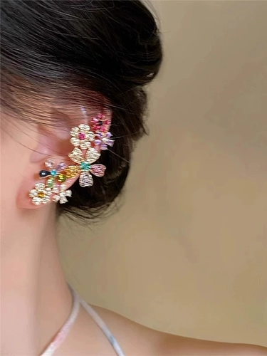 撞上彩虹！撞色花朵配饰轻奢高级感饰品小众设计百搭装饰拎环耳饰