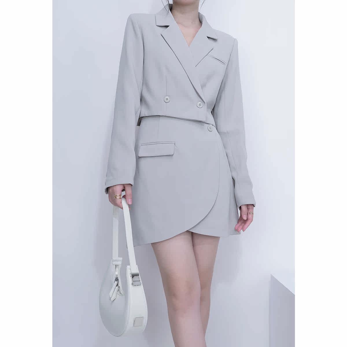 Sister Hu's 2022 new two-piece commuter Korean simple short suit and irregular skirt suit