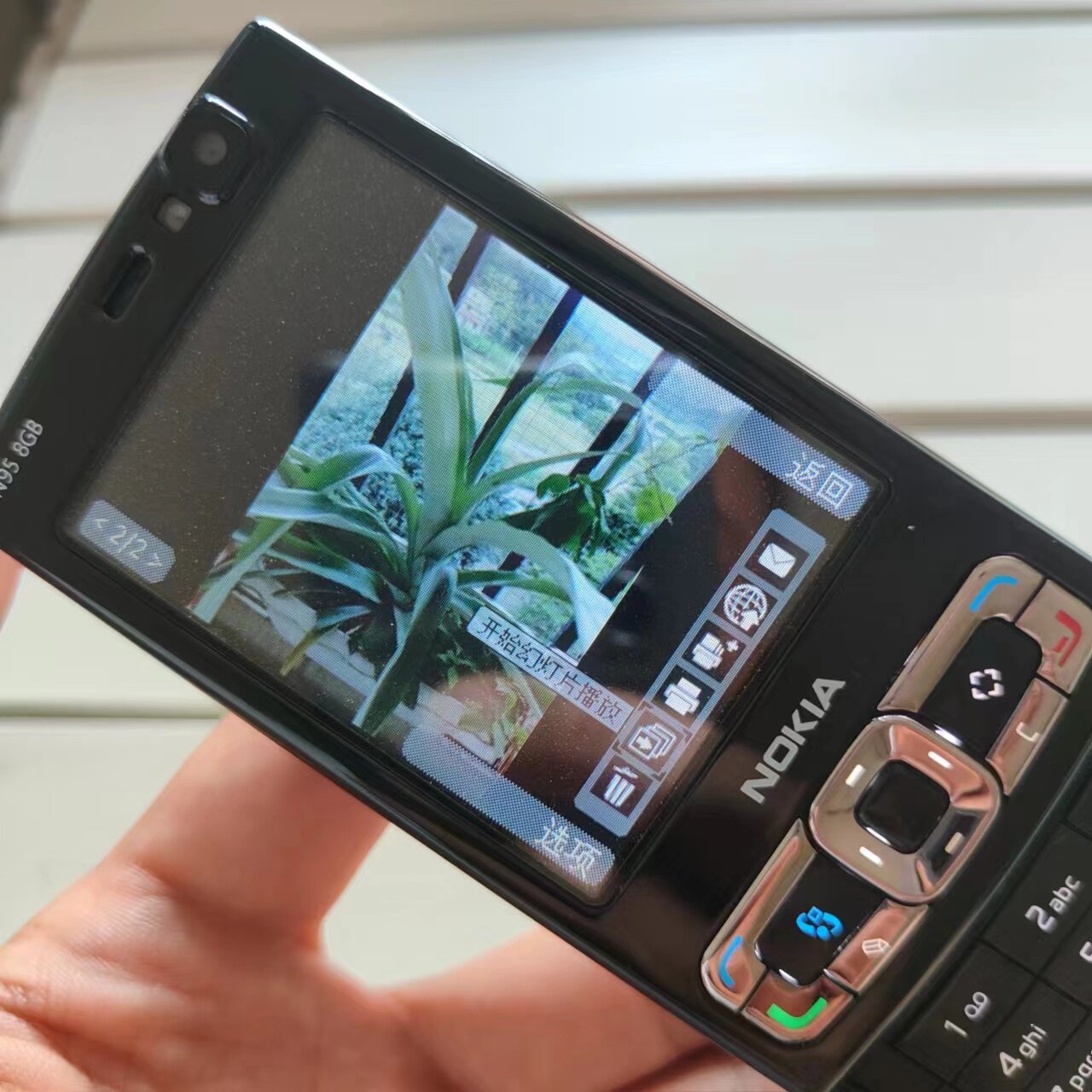 Бывшие в употреблении мобильные телефоны nokia/诺基亚 n95 8g版塞班系统双向滑盖商务复古经典收藏手机