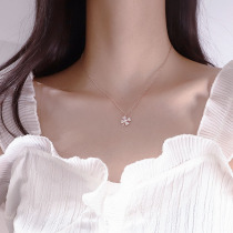 Lucky clover necklace 2021 new female niche design sense ins cold style simple sterling silver choker