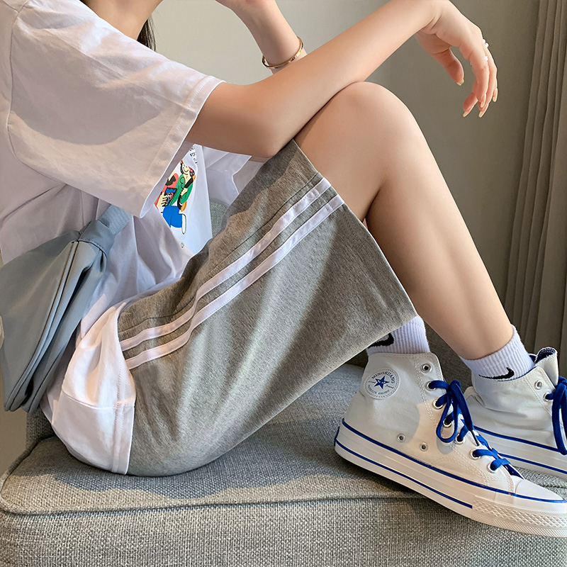 Sports Shorts for Men and Women, Summer Loose Straight-Leg Slimming Casual ins Trendy Hong Kong Style Two-Stripe Mid-Length Shorts, Three-Quarter Length Shorts Sports Shorts for Men and Women, Summer Loose Straight-Leg Slimming Casual ins Trendy Hong Kong Style Two-Stripe Mid-Length Shorts, Three-Quarter Length Shorts