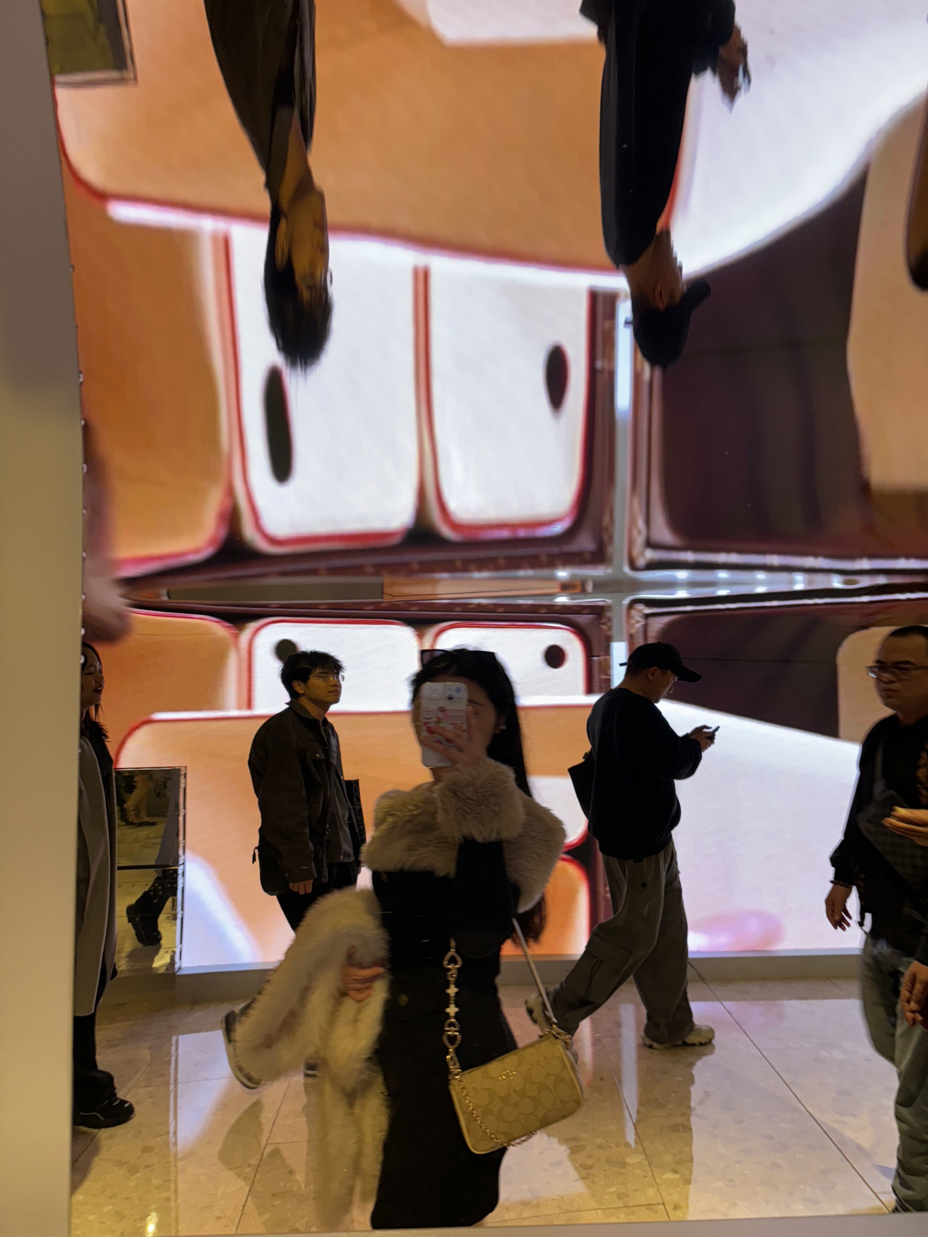 CYNR原创设计富家千金性感毛领一字肩连衣裙修身显瘦包臀针织短裙