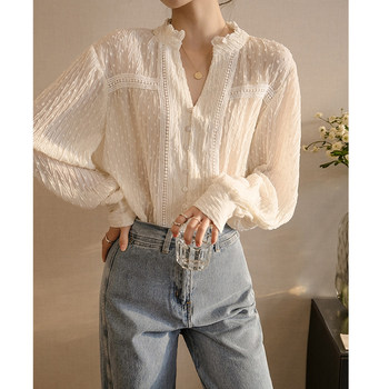 2022 spring French pleated shirt women's top design sense niche high-level v-neck lantern sleeve shirt spring