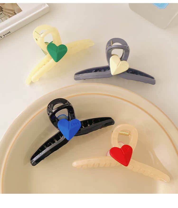 Fashion Simple Heart Shaped Solid Color Grip Shark Clip Hair Accessories display picture 3