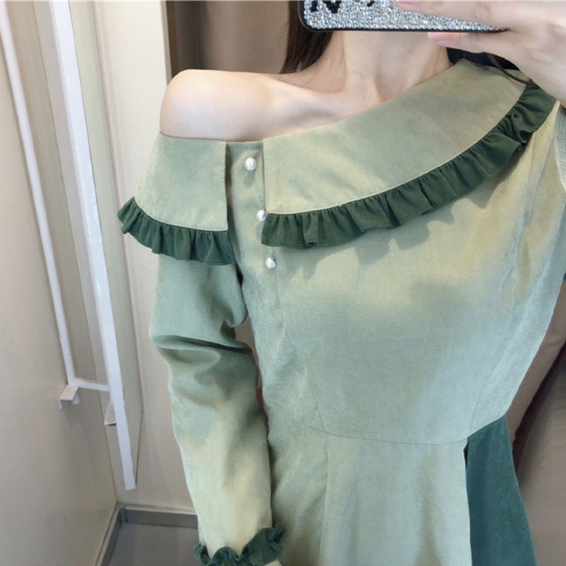 高冷御姐风露肩连衣裙2025年春夏新款、问晚品牌气质满满！