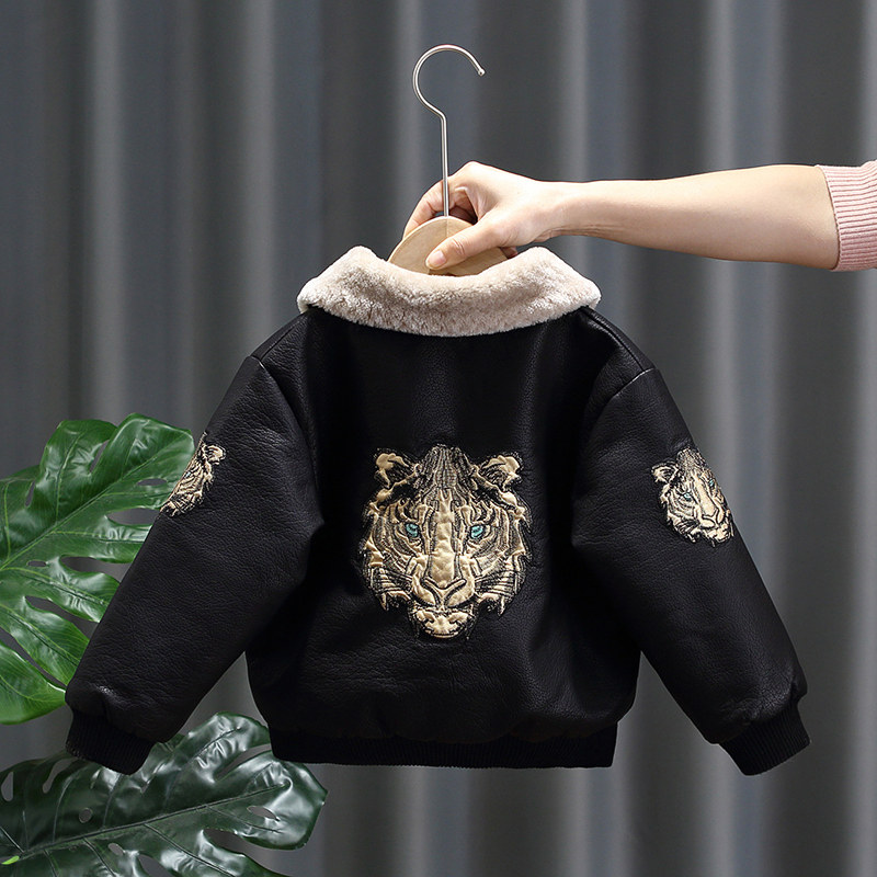 Children's clothes for boys in winter dress 2022 new children's plus coat 2 thicker 3 autumn and winter 5 jackets 6 ocean gas 7 years old