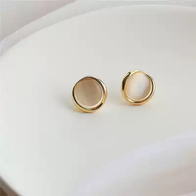 Cat's eye stone earrings small and simple exquisite earrings 2021 New Tide fashion versatile sterling silver earrings cold wind