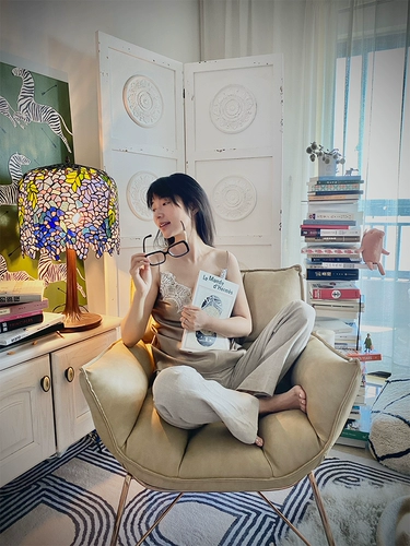 Средне -разногласие Herme Слон Бейджан диван | Стулья для чтения с поддержкой, а не мягкими коллапсами