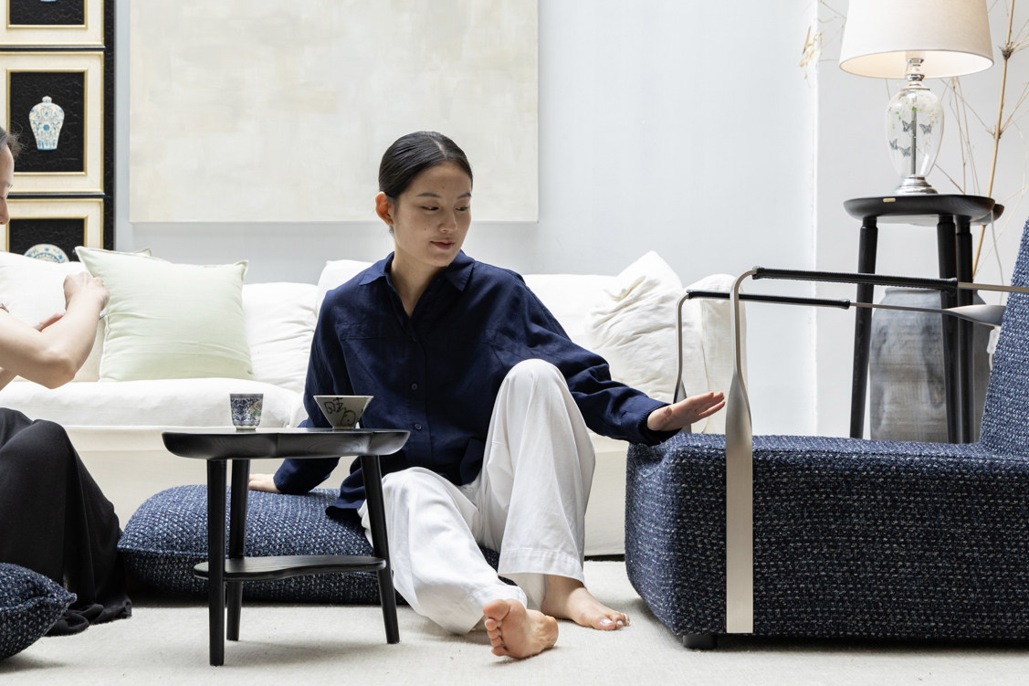Versatile Tea Table