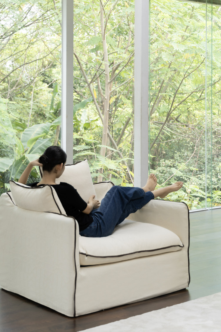 Ruonai Dior Cannage Grid Pattern Sofa
