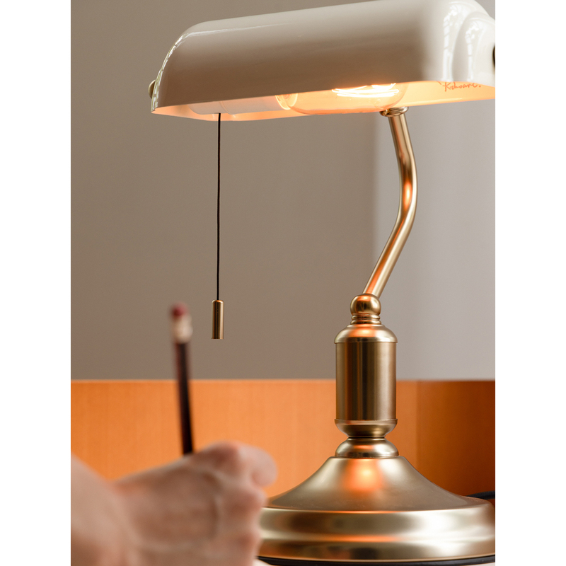 Ruonai Lighting Ny, 1909S “Banker. Banker Lamp” Porcelain-Like White X Antique Gold Vintage Bedside Table Lamp