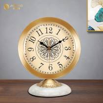 Modern light extravagant brass seat clock living room fashion brief Chinese style desktop clock table Home creative pendulum quartz clock
