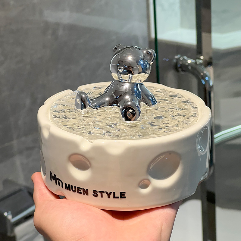 Light Extravagant Little Bear Ashtrays Ceramic Home Upscale Creative Personality Trend Big with cover anti-fly ash mesh red pendulum piece-Taobao