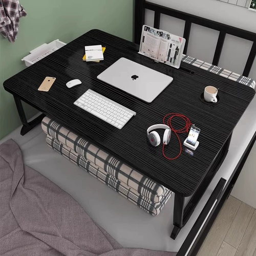 Складная кровать, маленький столик, общежитие, студенческий верхний двухъярусный стол, кровать, учебный стол, дом, спальня, сидение, пол, эркер, ленивый ноутбук, офис, маленький столик, маленький столик для чтения ребенка