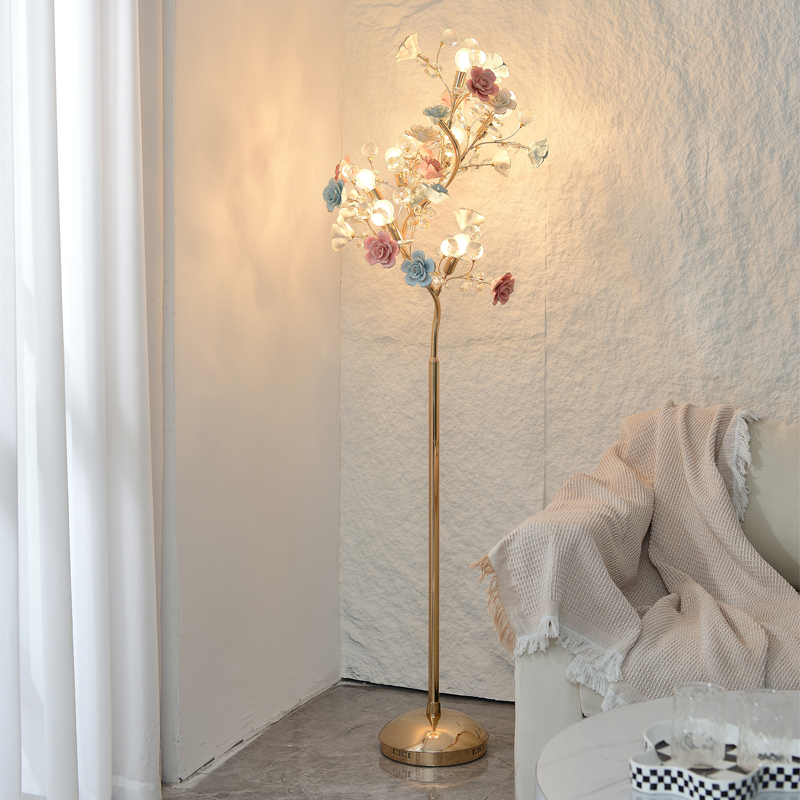 Crystal Living Room Floor Lamp, Light Luxury, High-End Feel, Creative American Style Bedside Lamp, Internet-Famous Hot Item, 2024 New Model Standing Floor Lamp