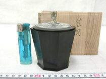 Cardo Ando Seven Baodian Shop of Seven Treasure Picking Foxtu Cigarette Barrel Ashtrays?There is the original fitting of the wood box.