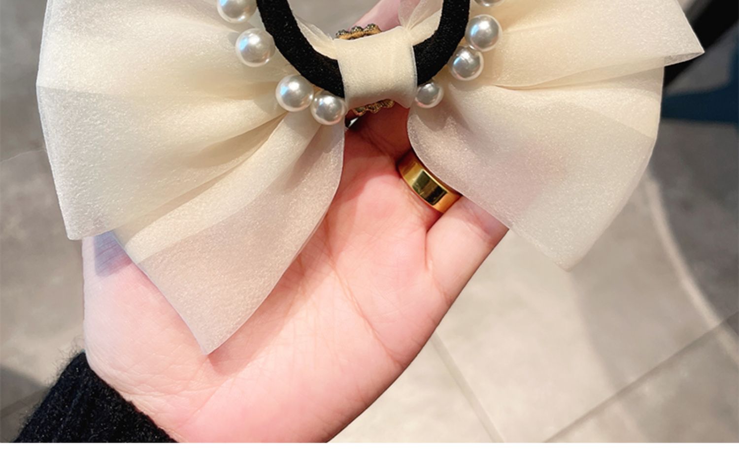 Mode Ornament Große Bogen Haar Ring Beige Schwarz Kopfschmuck Zubehör display picture 1