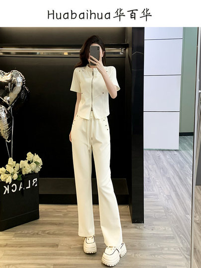 Sportanzug für Frauen 2025 neue Sommer-High-End-Marke Internet-Promi-Straßenreißverschluss beliebter lässiger zweiteiliger Anzug in diesem Jahr